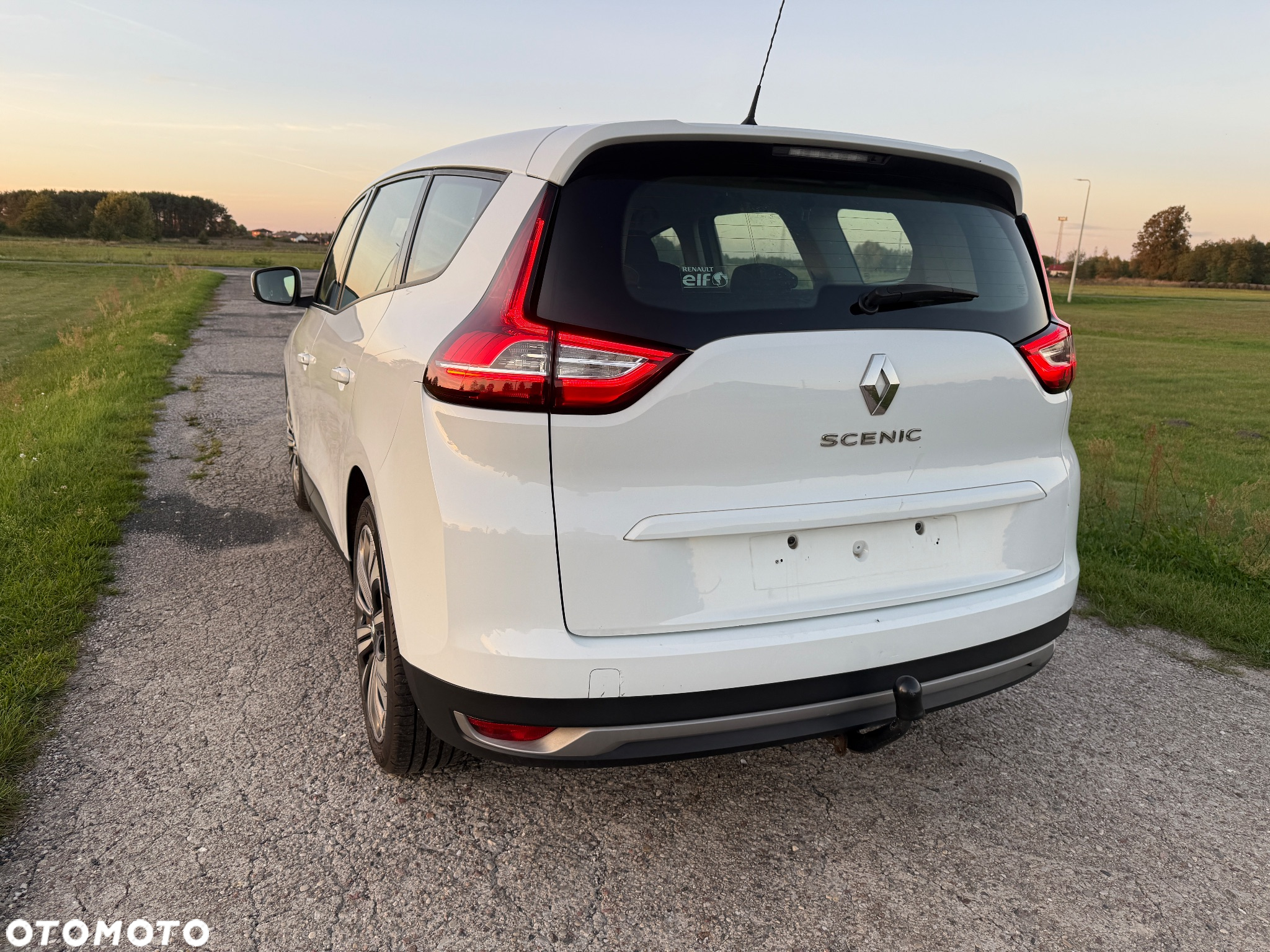 Renault Grand Scenic Gr 1.7 Blue dCi Zen - 6