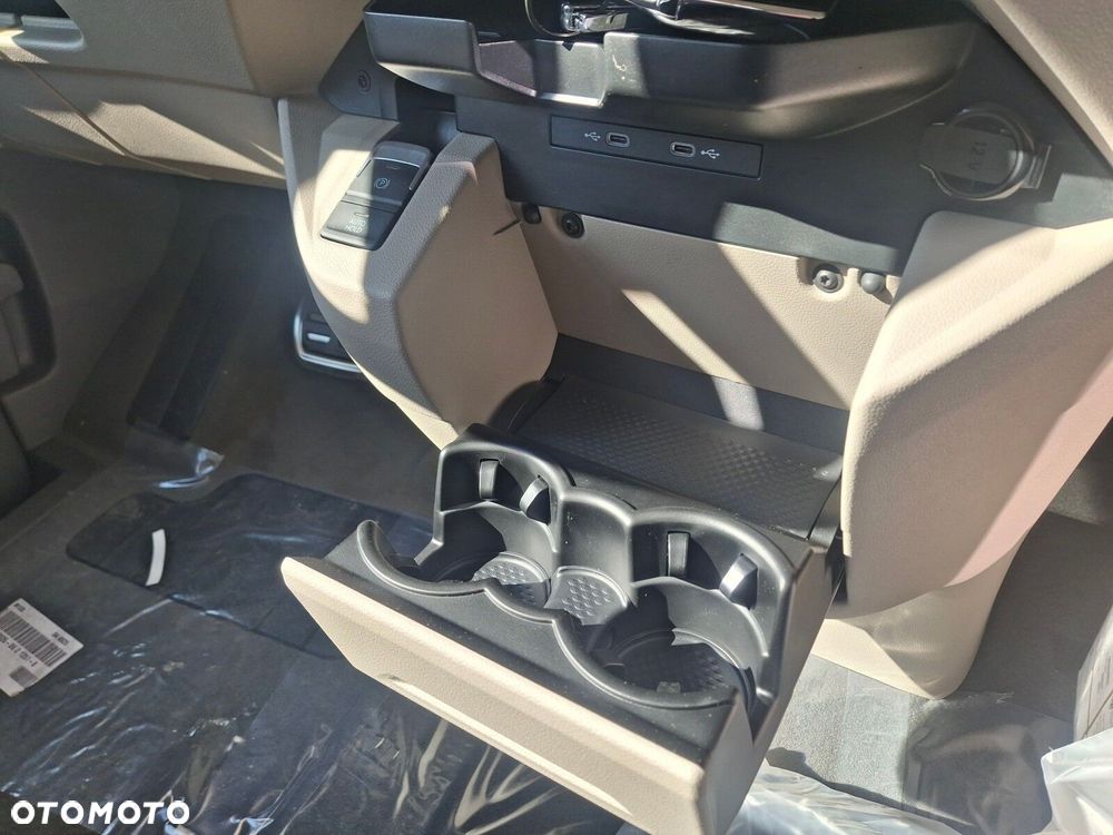 Volkswagen Multivan - 19