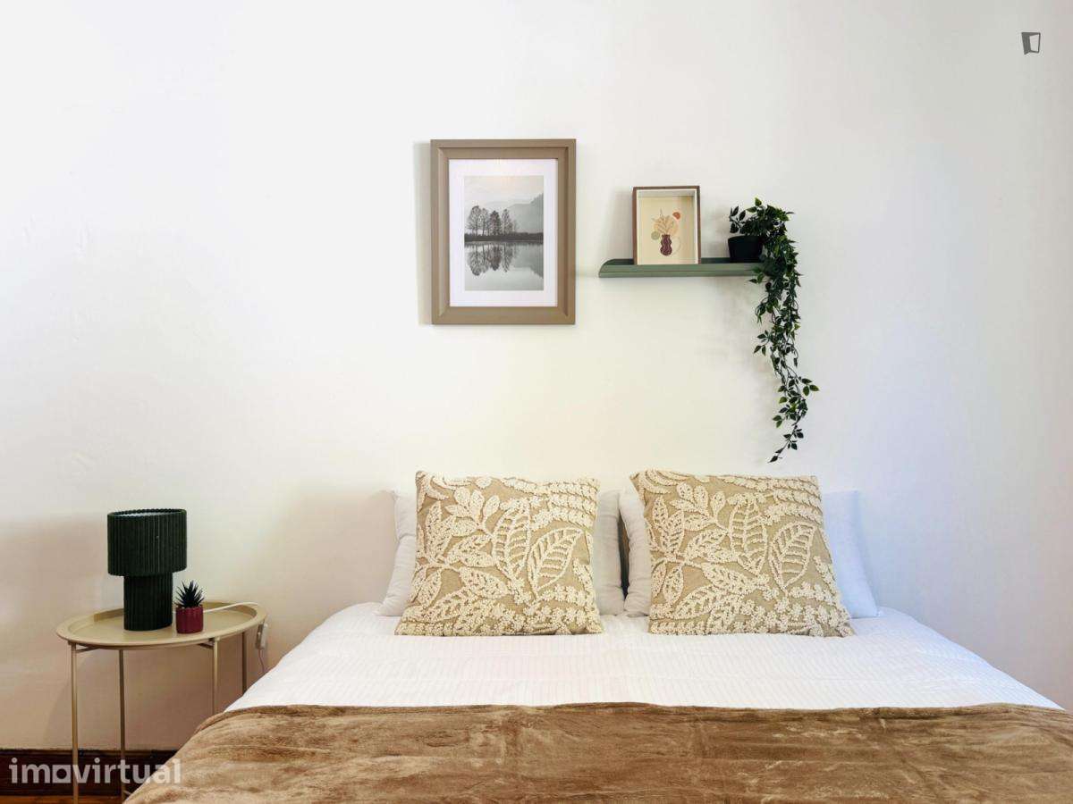 Quarto - localizado em Montes Claros Coimbra - Grande imagem: 2/8