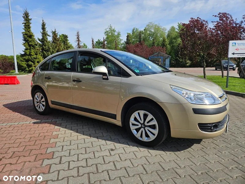 Citroën C4 1.4 16V Impress - 2