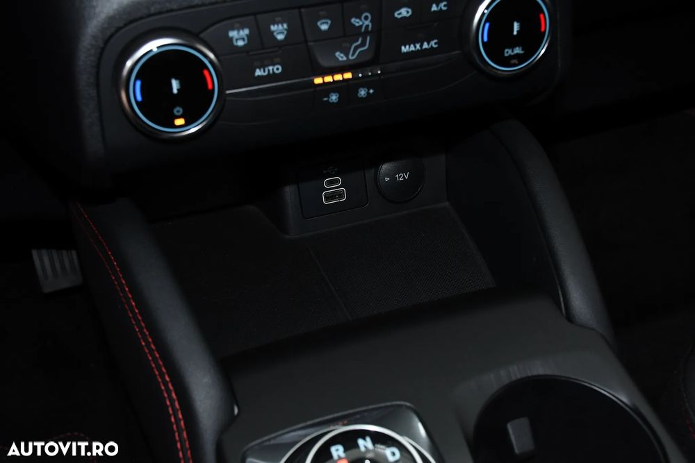 Ford Kuga 2.5 Duratec FHEV ST-LINE - 39