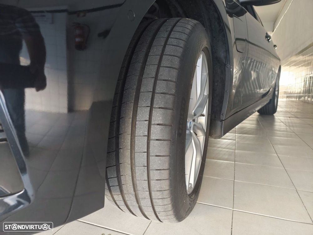 BMW 320 e Touring Auto - 8