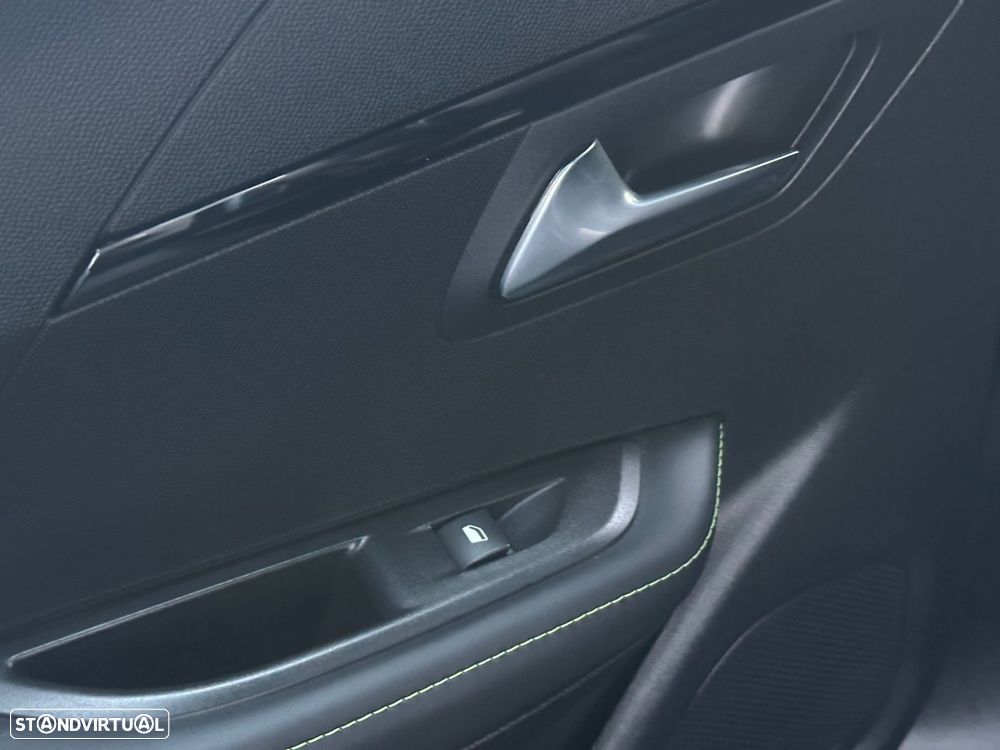 Peugeot e-208 50 kWh GT - 12