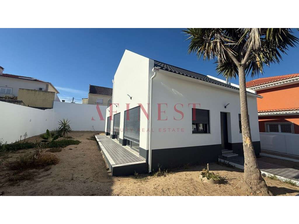 MORADIA T3 TOTALMENTE REMODELADA NA CHARNECA CAPARICA - Grande imagem: 2/38