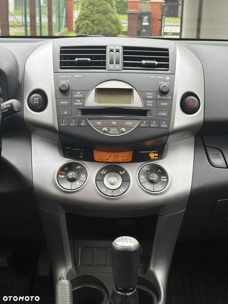 Toyota RAV4 - 11