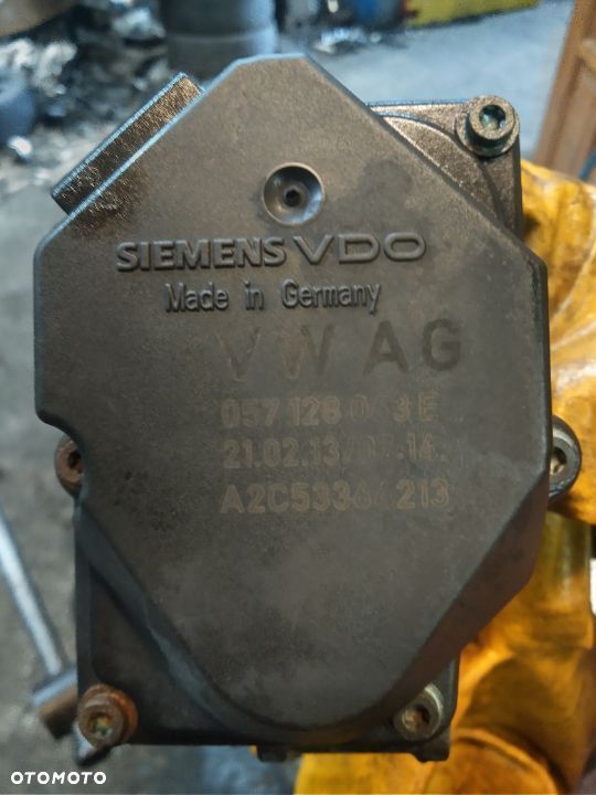 Przepustnica A8 4.2TDI 057128063E - 1