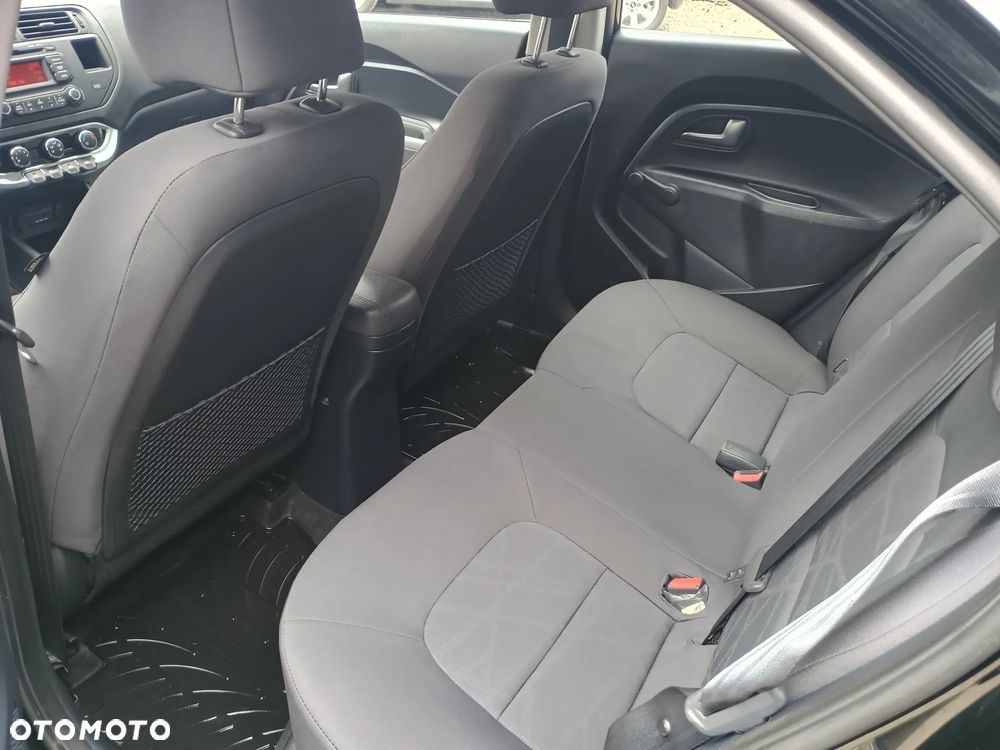 Kia Rio - 8