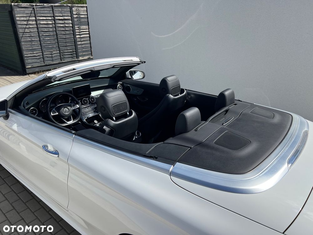 Mercedes-Benz Klasa C 300 9G-TRONIC AMG Line - 16