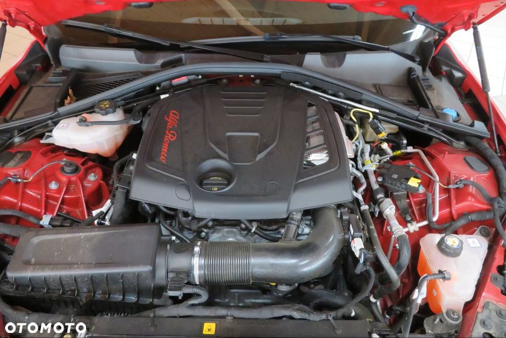 Alfa Romeo Giulia 2.0 Turbo Competizione Q4 - 9