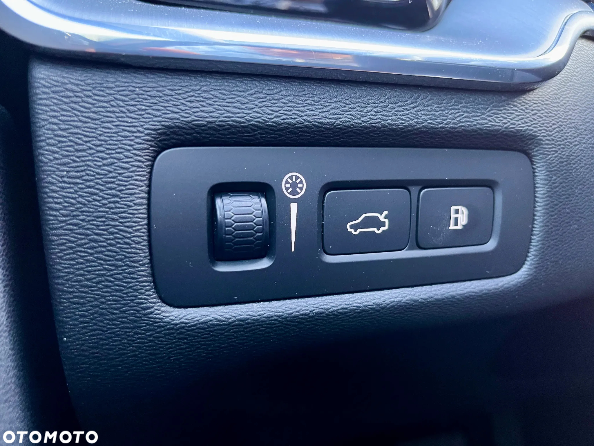 Volvo XC 60 T8 AWD Plug-In Hybrid Momentum - 23