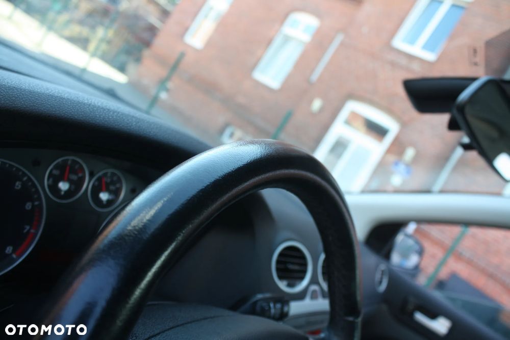 Ford Focus 1.6 16V Ghia - 19