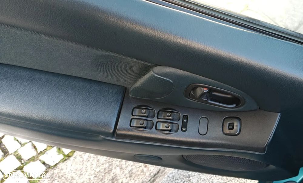 Mazda 323 F 1.5 - 4