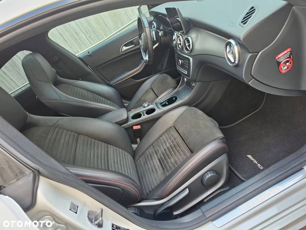 Mercedes-Benz CLA 220 4Matic 7G-DCT AMG Line - 16