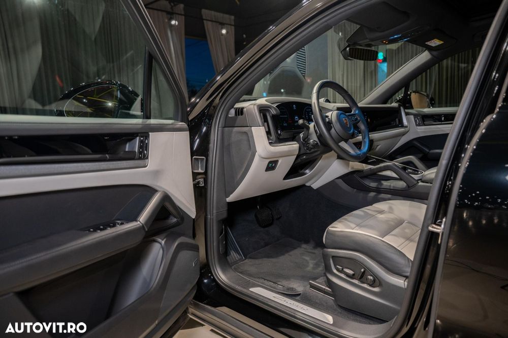 Porsche Cayenne - 24