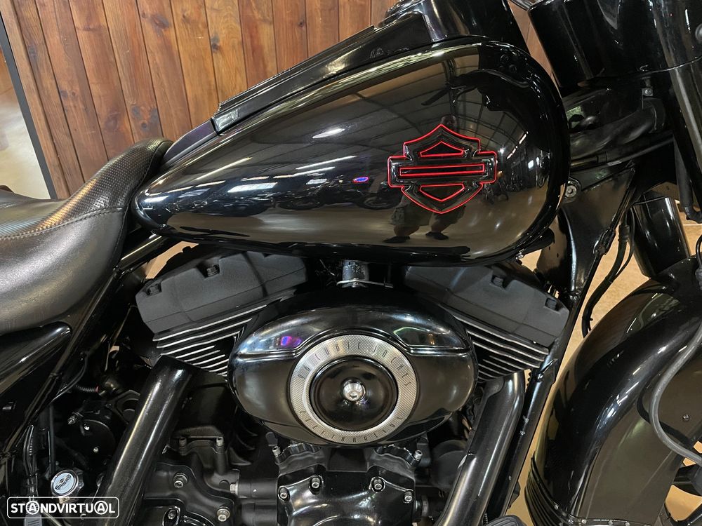 Harley-Davidson FLHT Electra Glide - 3