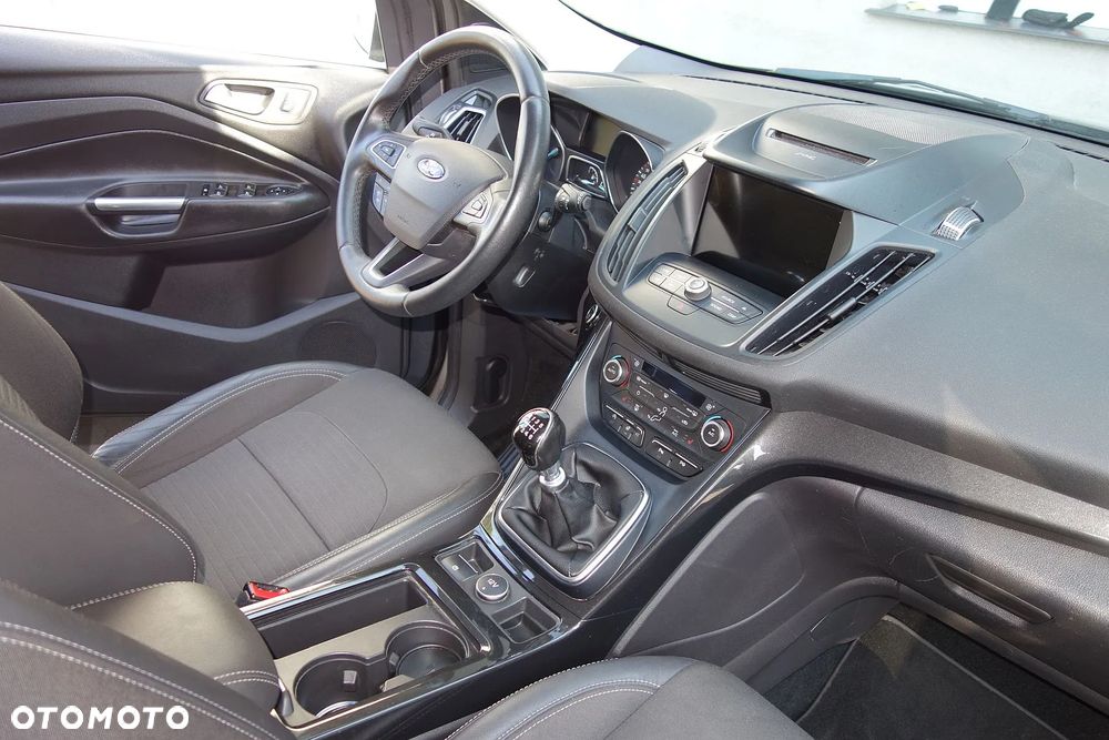 Ford Kuga 2.0 TDCi 4x4 Titanium - 28