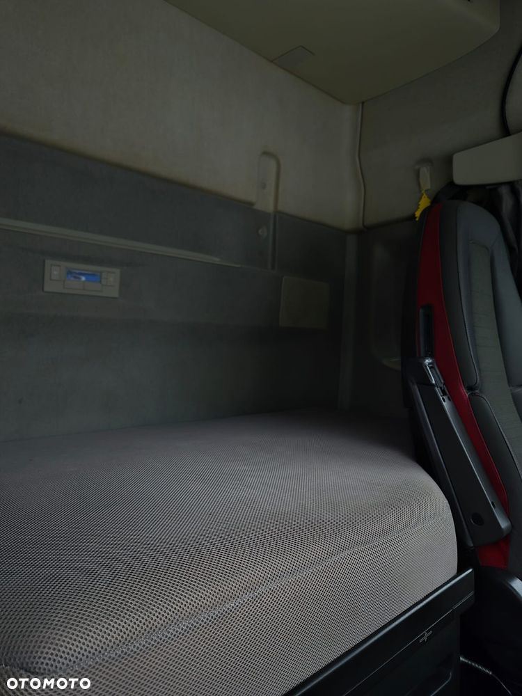 Volvo FH GLOBETROTTER - 26