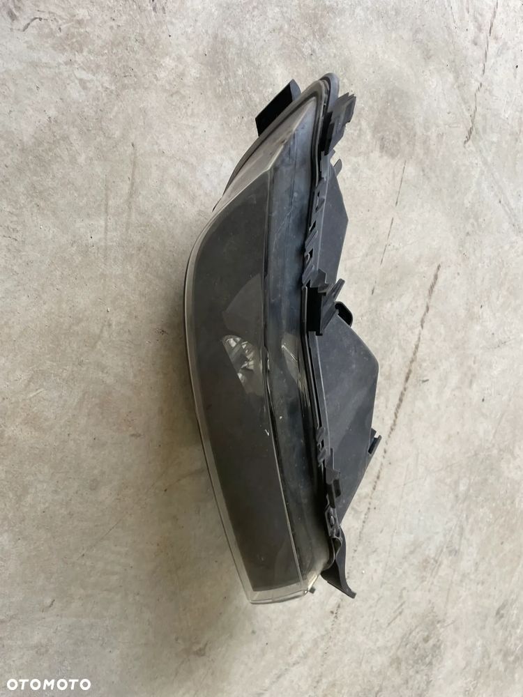 SKODA SUPERB II halogen przód przeciwmgielny 3T0941701C - 1