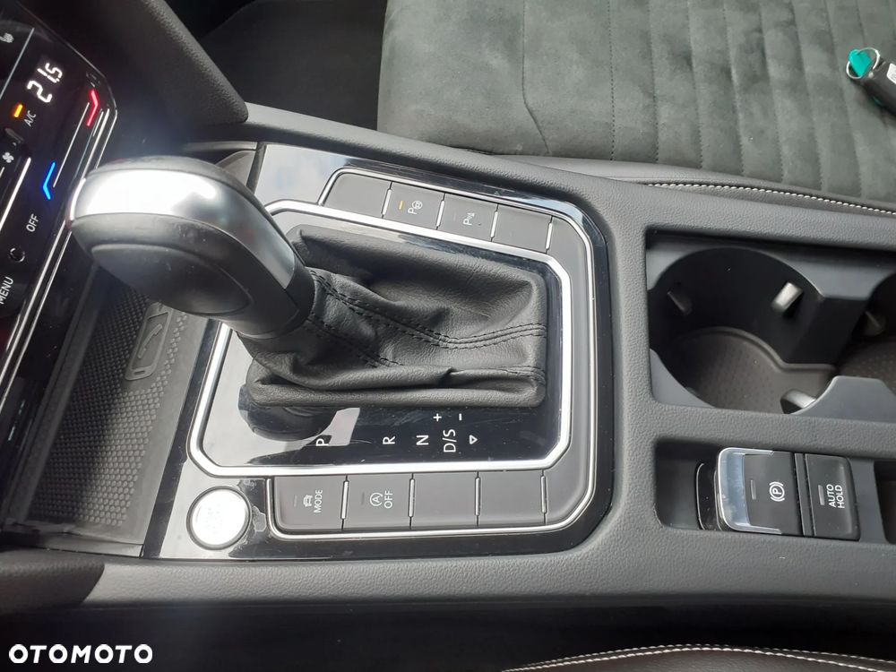 Volkswagen Passat 2.0 TSI Elegance DSG - 27