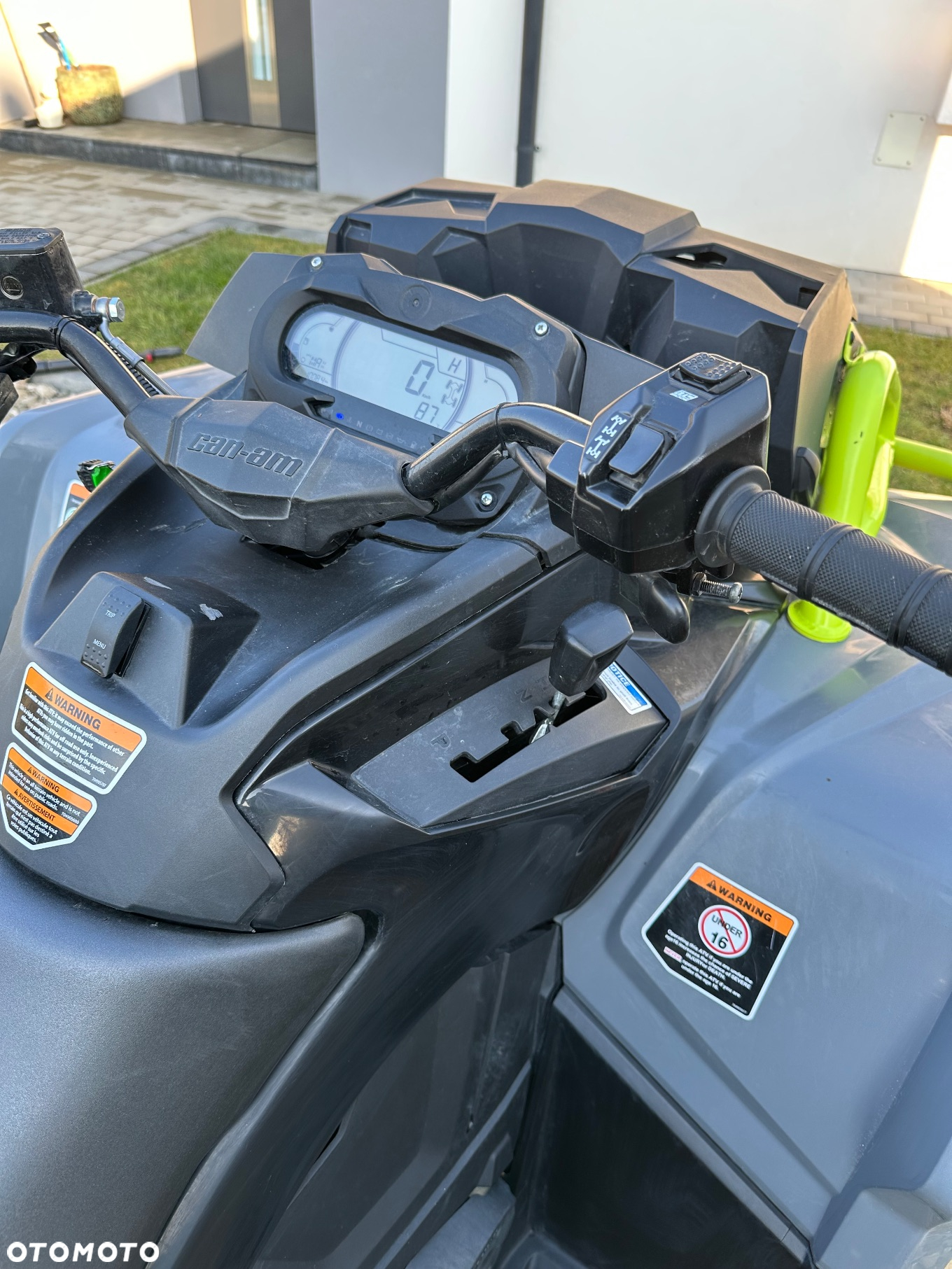 Can-Am Outlander - 12