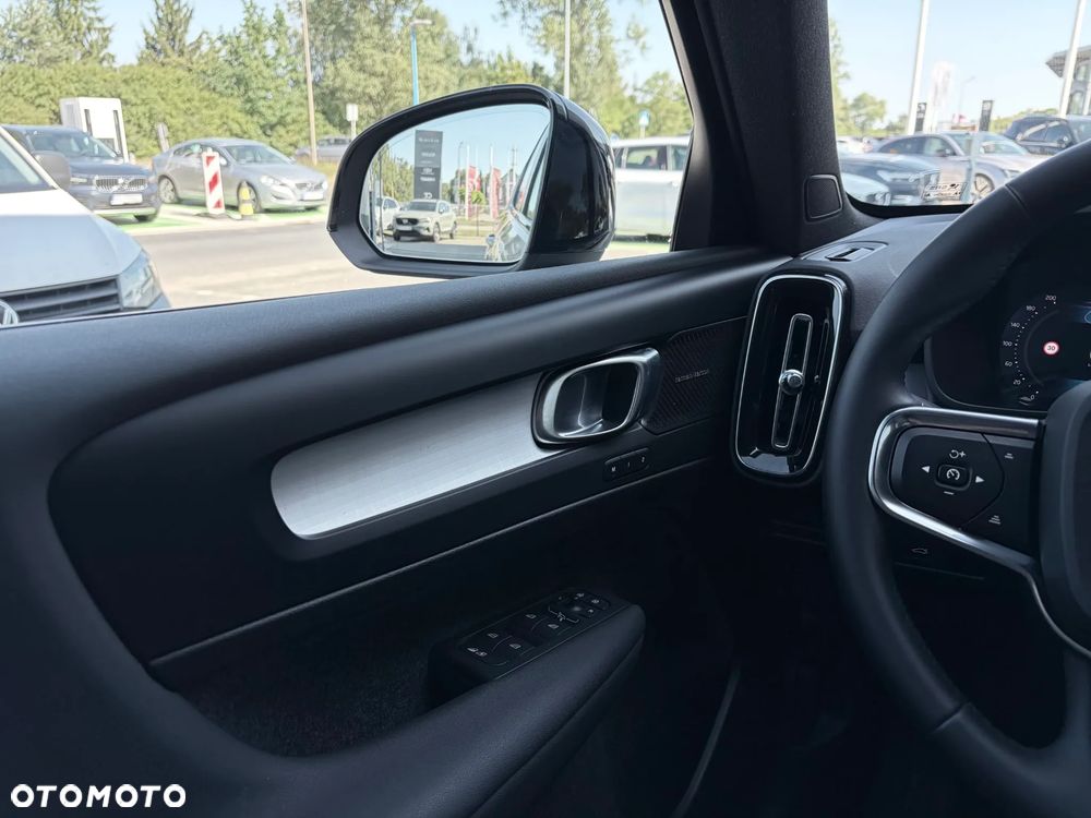 Volvo XC 40 B3 Plus Dark - 12