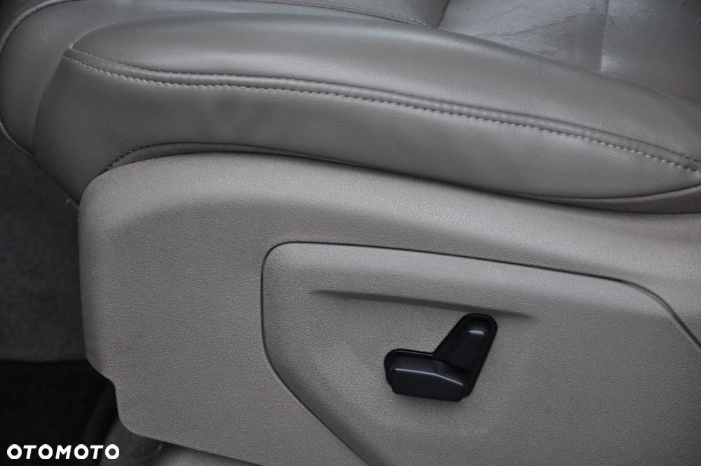 Jeep Commander - 27