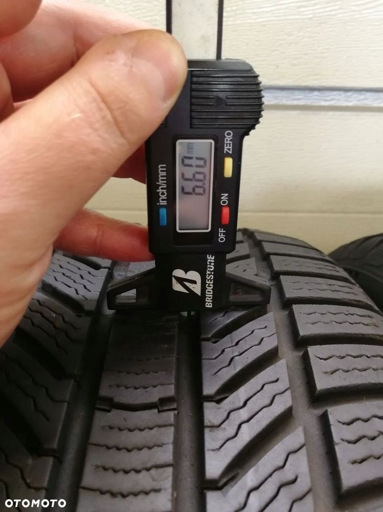 Opony zimowe 235/55 R 17 Continental WinterContact TS870 P - 4