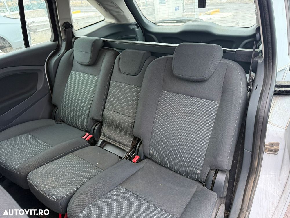 Dezmembrez / Dezmembrari / Piese / Accesorii Ford grand c-max 2 2012 alb 2.0 tdci stanga - 6