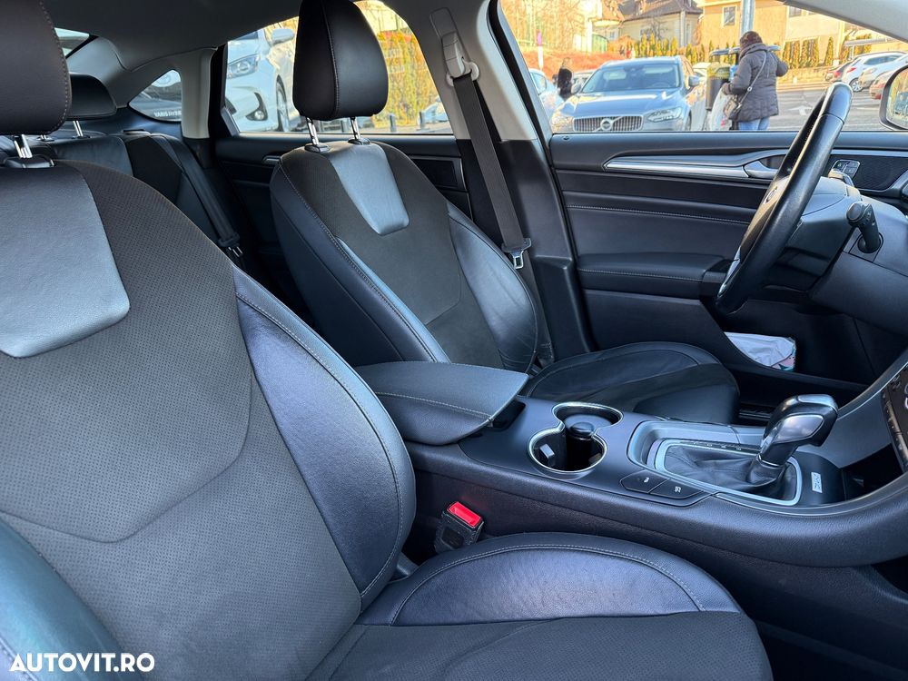 Ford Mondeo 2.0 HEV Titanium - 21