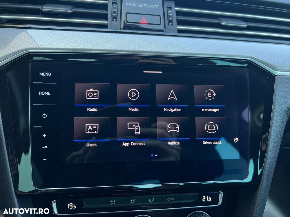 Volkswagen Passat - 25