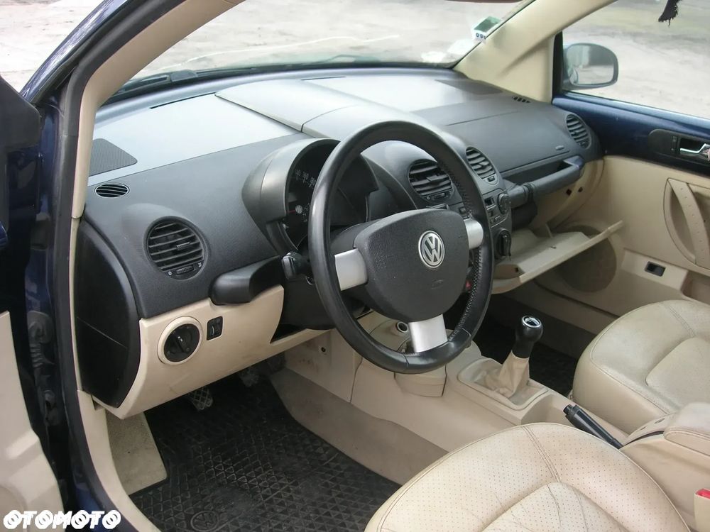 Volkswagen New Beetle Cabriolet 1.6 - 11