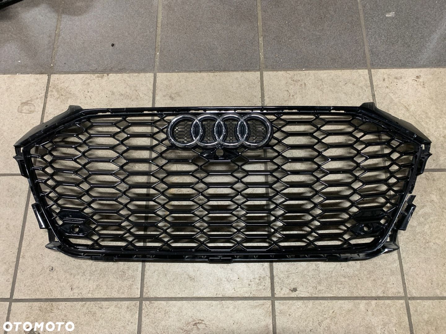 Grill atrapa chłodnicy AUDI RS4 B9 lift kamera 360 - 1
