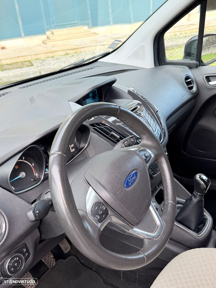 Ford Tourneo Courier 1.6 TDCi Titanium - 12