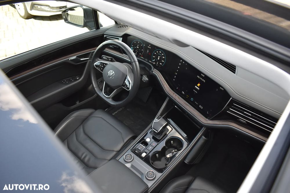 Volkswagen Touareg V6 TDI 4MOTION Elegance - 6