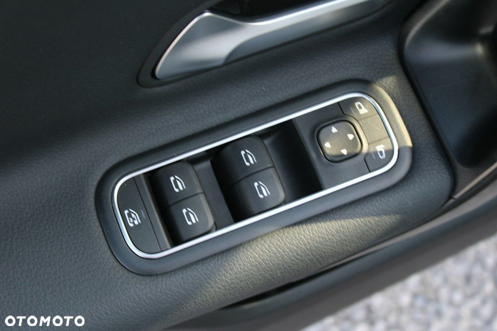 Mercedes-Benz CLA - 17