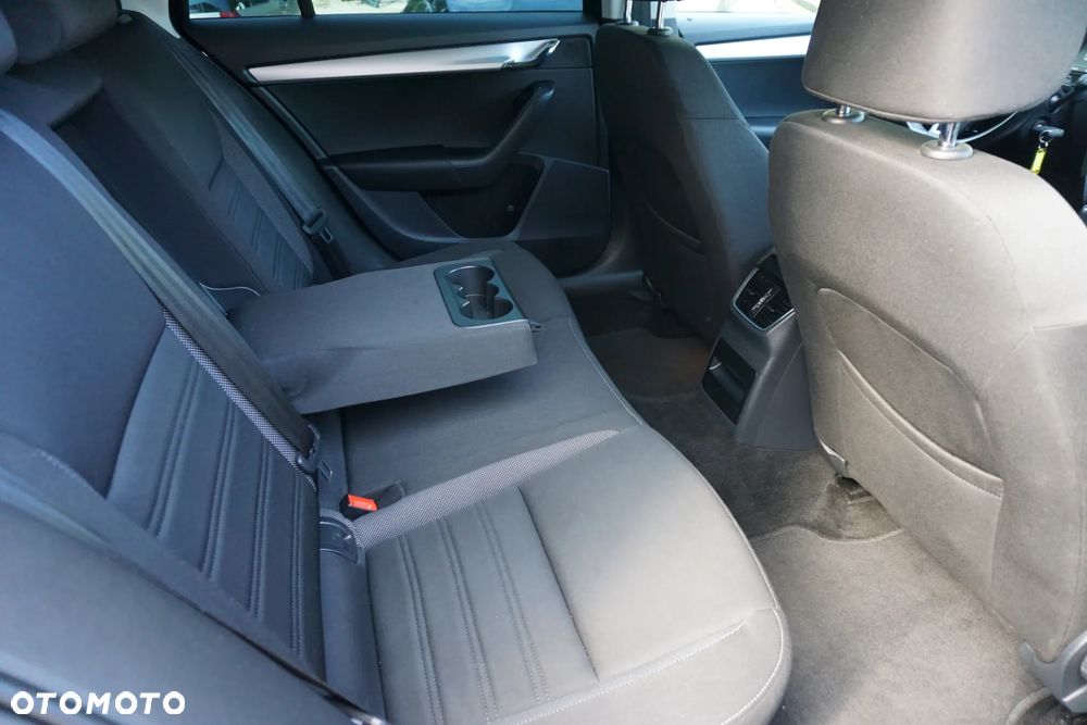 Skoda Octavia 1.6 TDI Ambition DSG - 14