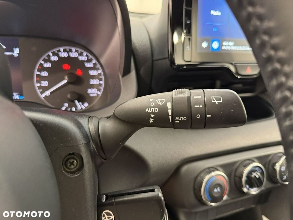 Toyota Yaris 1.5 Comfort - 25