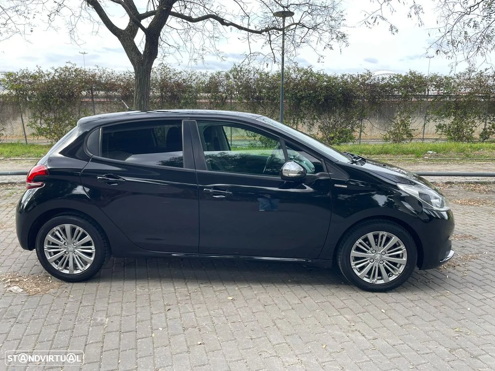 Peugeot 208 1.2 PureTech Style - 5