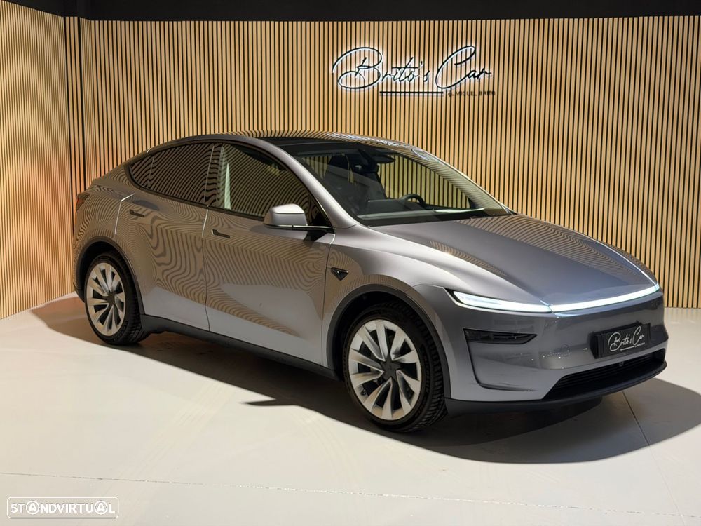 Tesla Model Y Long Range Dual Motor AWD - 2