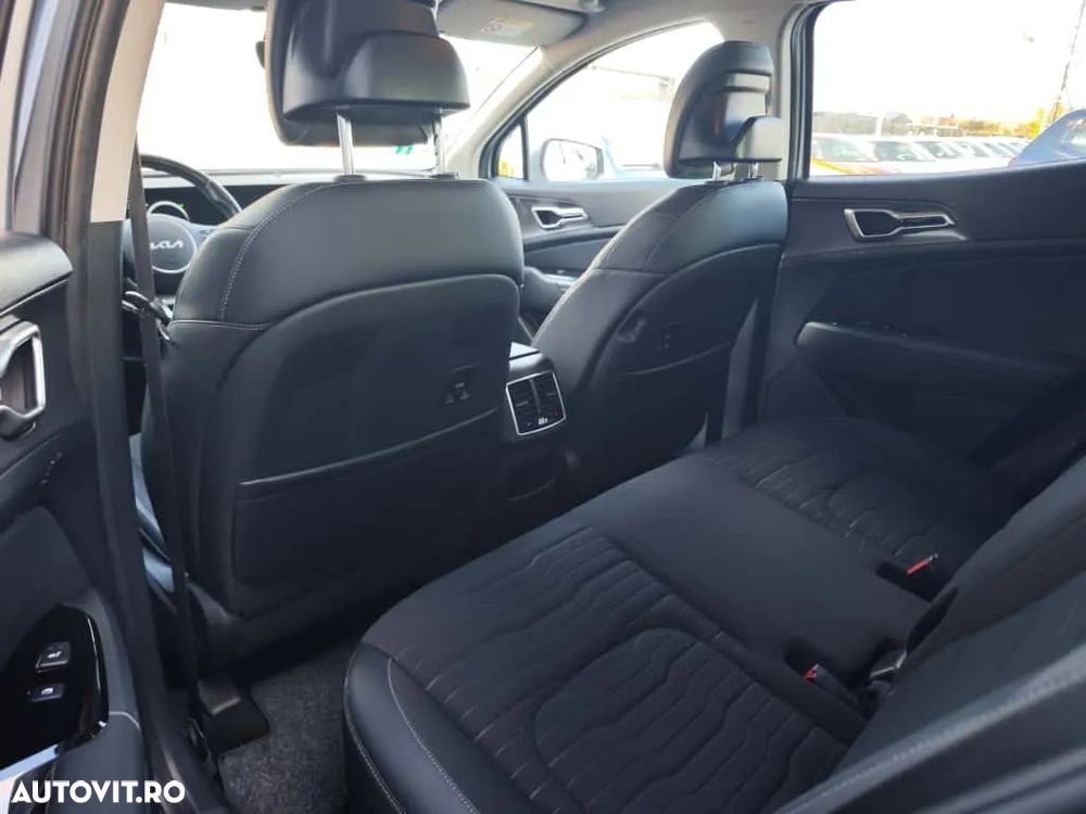 Kia Sportage 1.6 T-GDI HEV 6AT 4x2 Business Line - 13