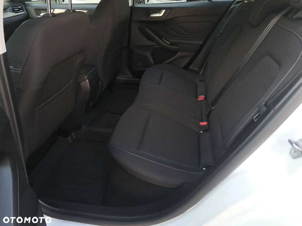 Ford Focus 1.0 EcoBoost Titanium - 18