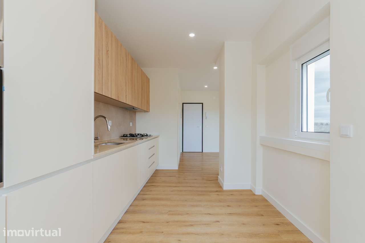 T2 Duplex  remodelado com 2 casa de banho - Grande imagem: 3/35