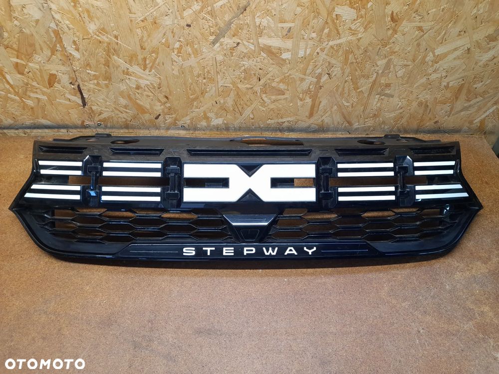 DACIA SANDERO Stepway III 3 atrapa chłodnicy grill 622540736R 622541453R - 1