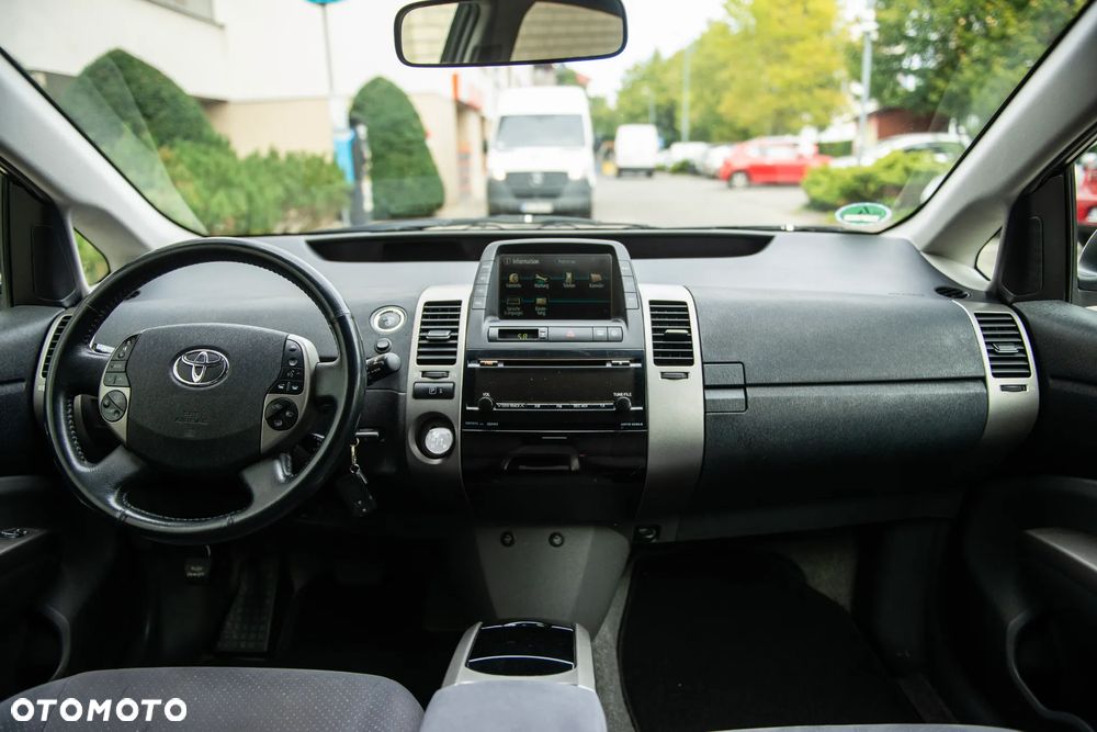 Toyota Prius 1.5 VVT-i Prestige - 24