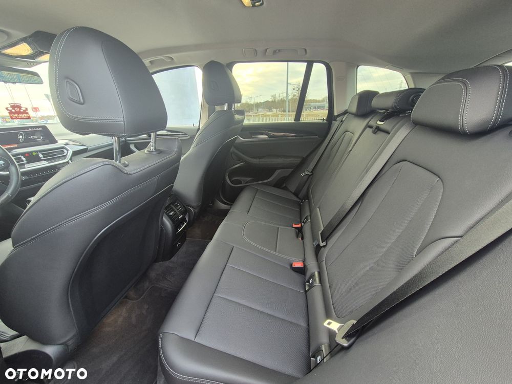 BMW X3 xDrive20d mHEV - 32