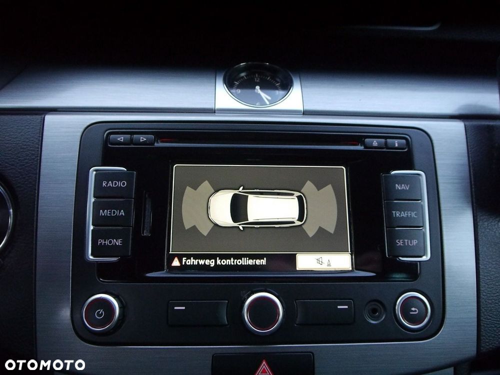 Volkswagen Passat - 20