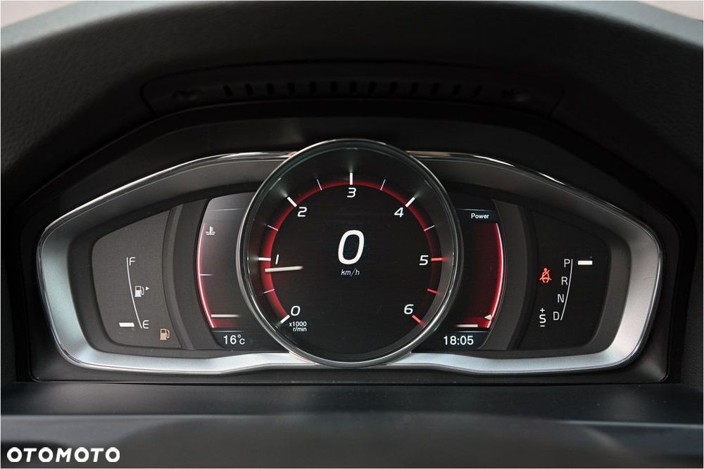 Volvo V60 Cross Country D4 Geartronic Summum - 23