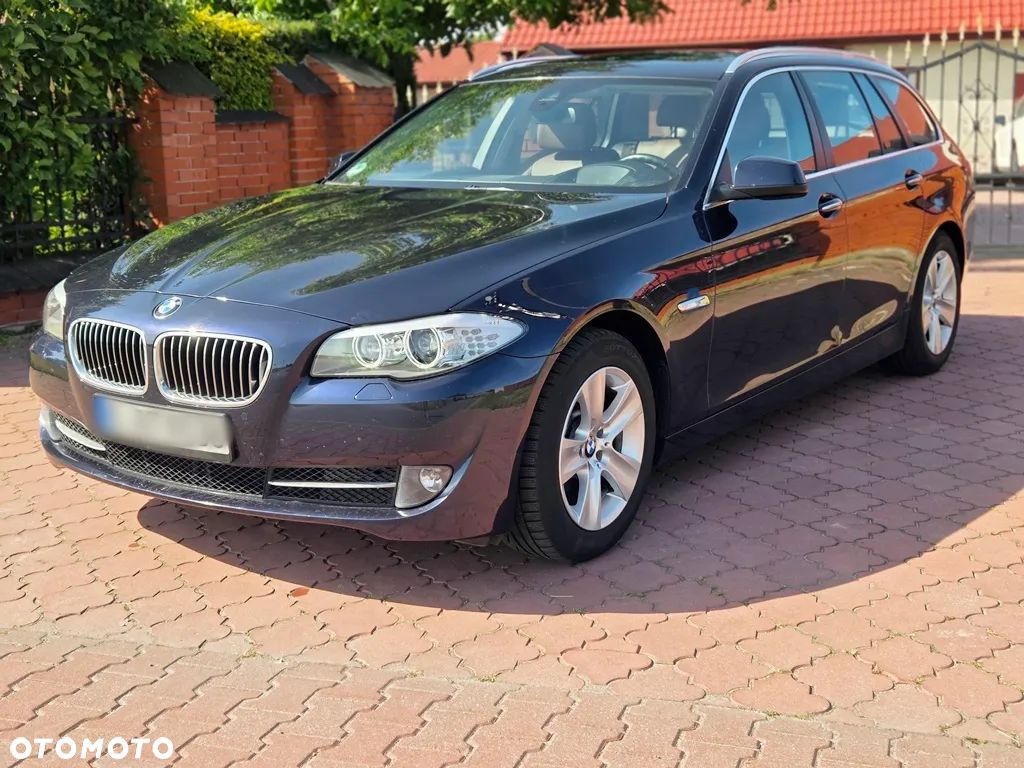 BMW Seria 5 525d xDrive Touring - 1