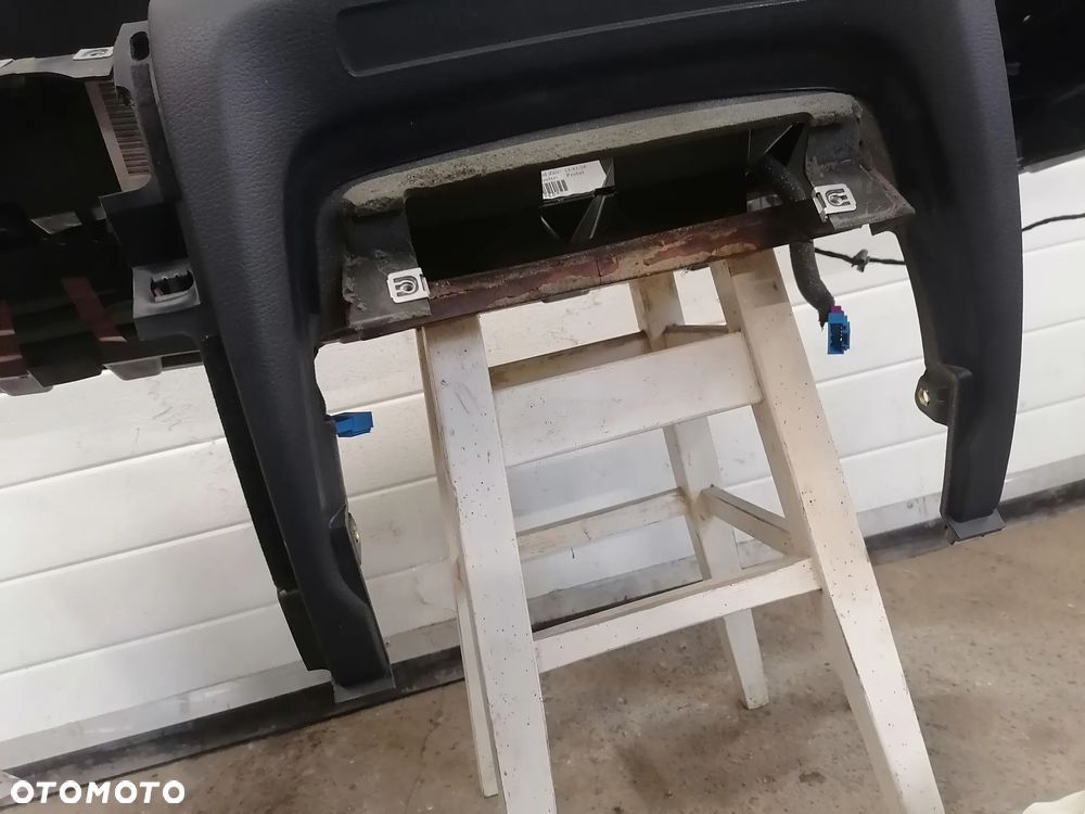 Deska Rozdzielcza Konsola Czarna Pulpit Poduszka Audi A8 D3 Europa - 14