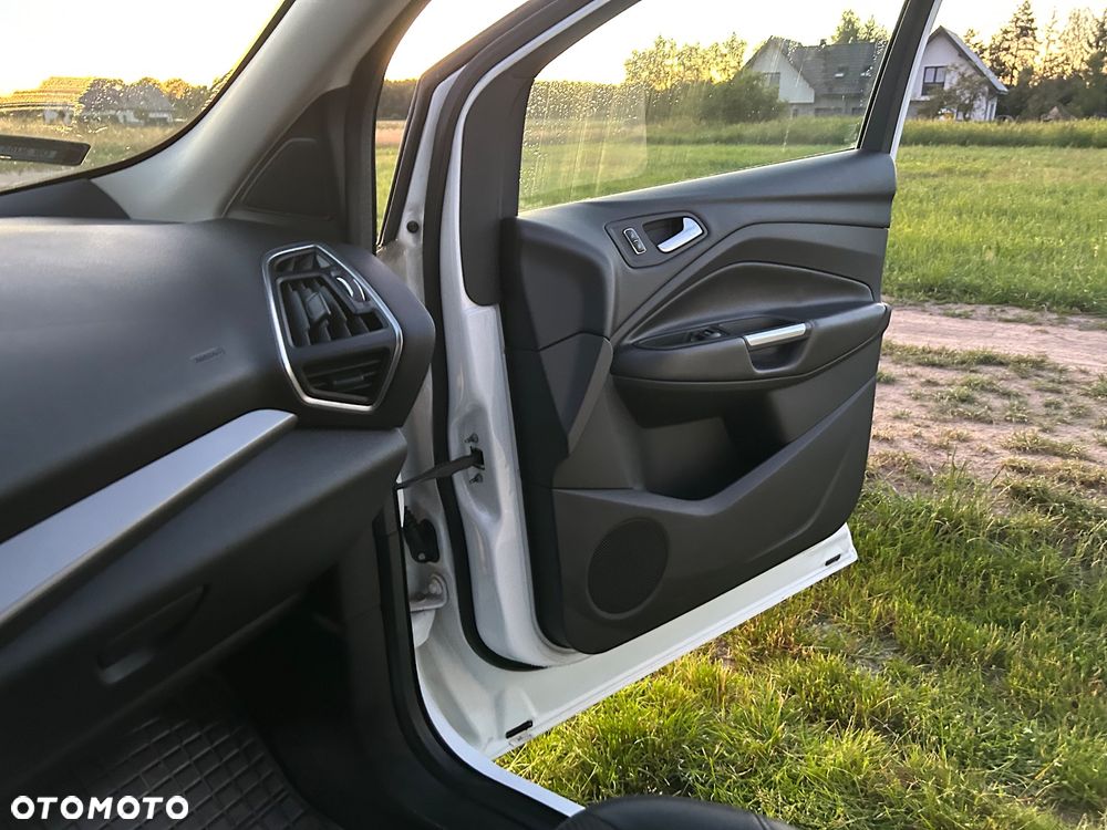 Ford Kuga - 13